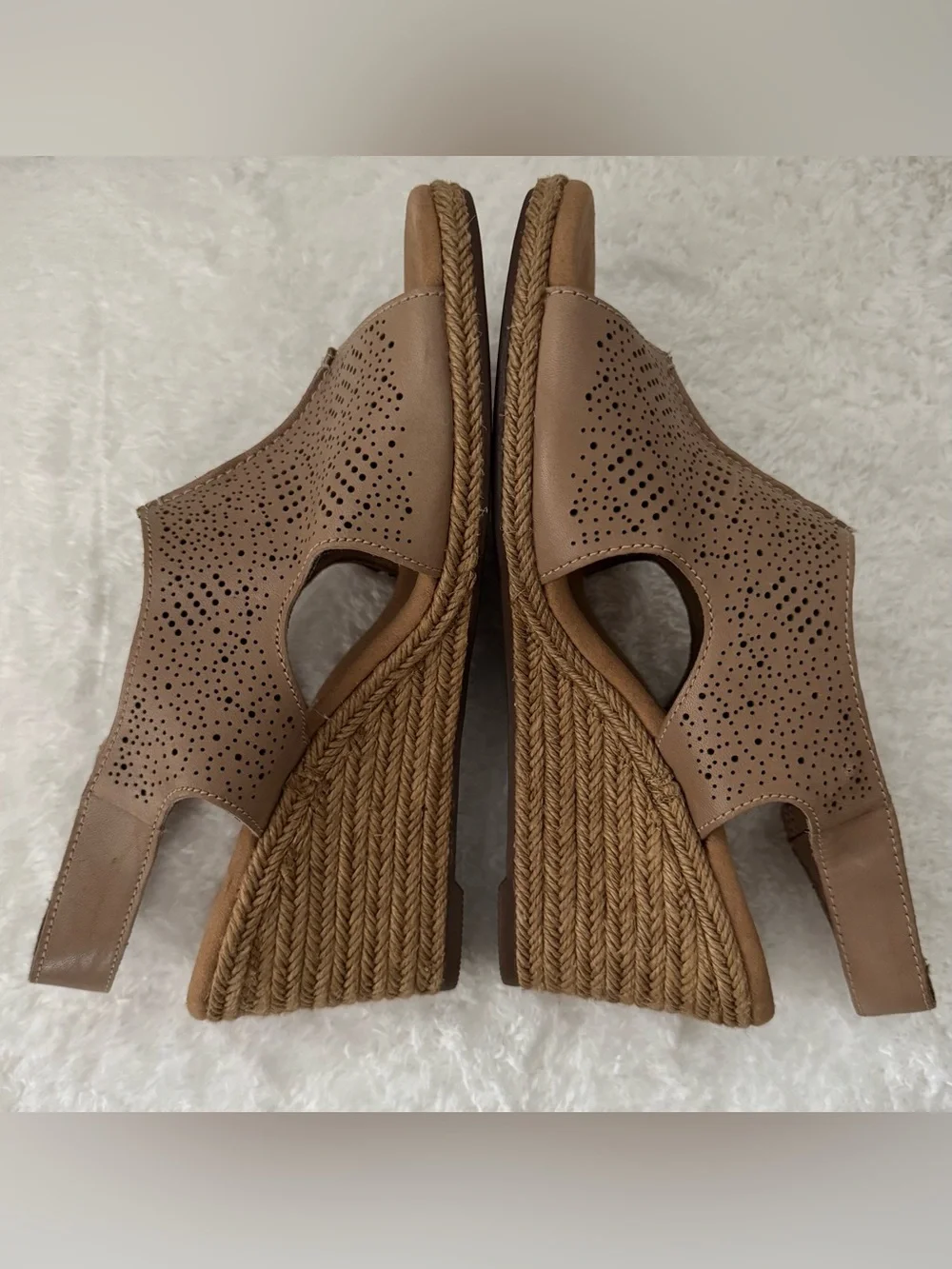 Clarks Lafley Rosen women’s tan Sand leather wedge heel sandals size 7.5M